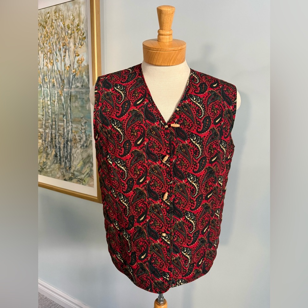 Vintage Quilted Paisley Vest – Dallard’s – Cozy Statement Layer – Oversized Fit